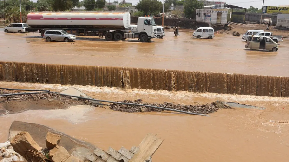 تفاصيل أضرار السيول والعاصفة الرملية التي اجتاحت محافظة حضرموت ومنظقة الوديعة الحدودية