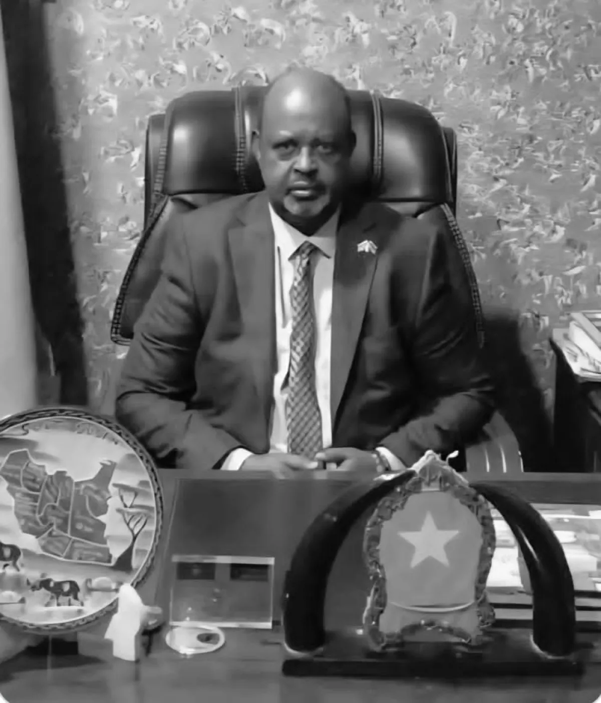 السفارة الصومالية في عدن تبعث برقة عزاء بوفاة السفير الصومالي الأسبق لدى اليمن