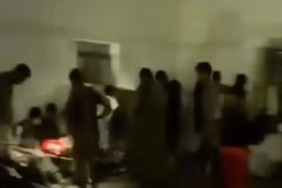 تنبيه محتوى صادم!.. فيديوهات مروعة لـ(ليلة الجحيم) في منفذ الوديعة