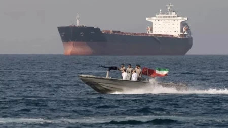 إطار: ما هي السيناريوهات العسكرية الأميركية لإعادة فتح مضيق هرمز؟