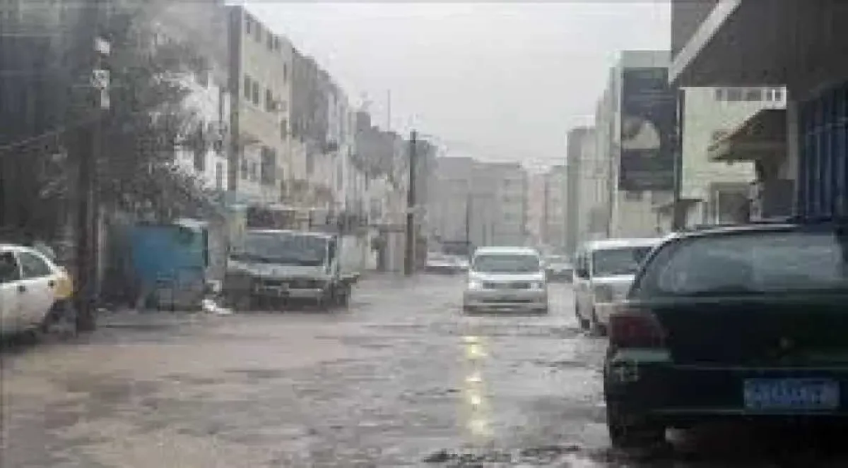 مركز الإنذار المبكر يرفع درجة الاستعداد: ”حضرموت” أمام موجة مطرية عنيفة وسيول جارفة خلال 72 ساعة