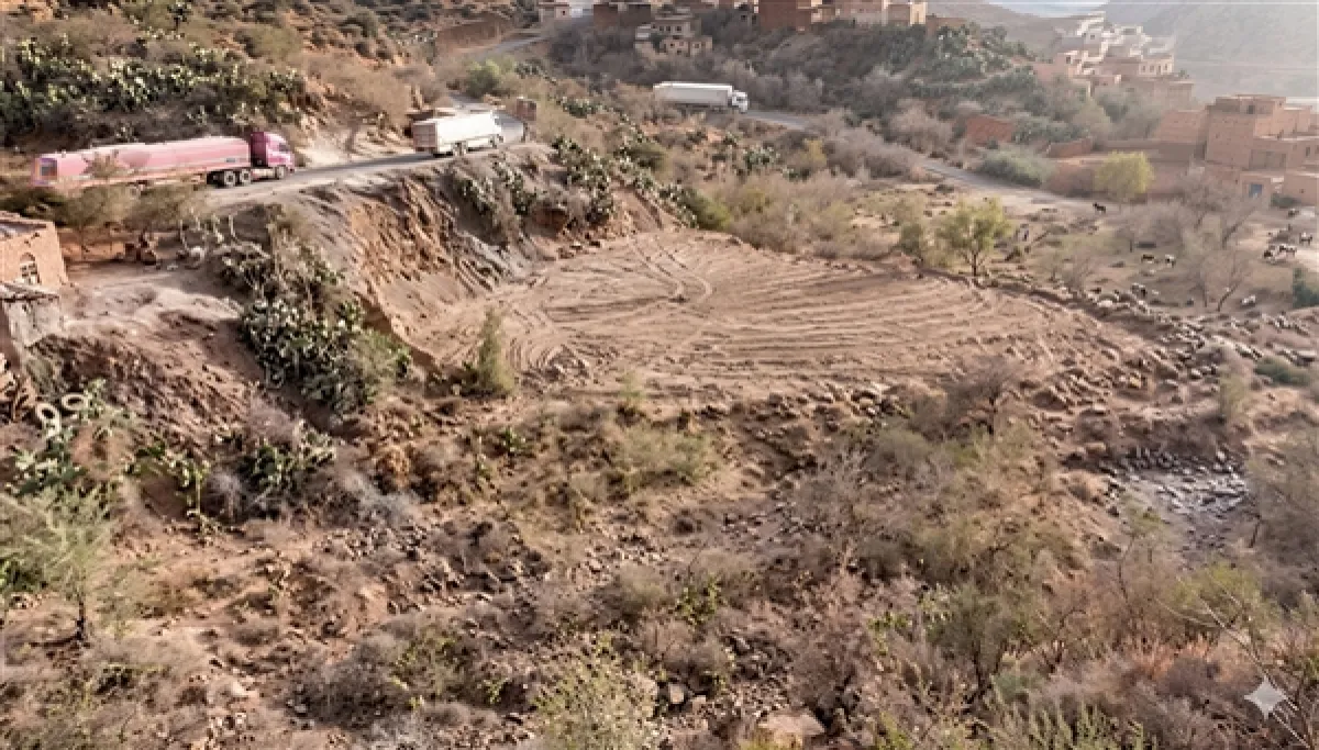 مواطنون يرفضون إنشاء مشروع "للزيوت المستعملة" لقيادي حوثي في إب