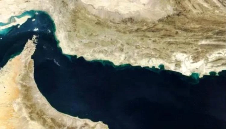 ذا تايمز: بريطانيا تقود تحركات دولية واسعة لفتح مضيق هرمز