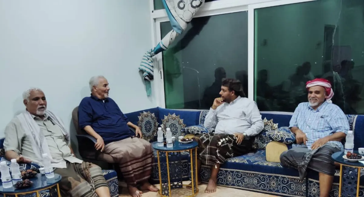 نائب رئيس مؤتمر حضرموت الجامع يزور الشخصية الاجتماعية ورجل الأعمال بن مالك