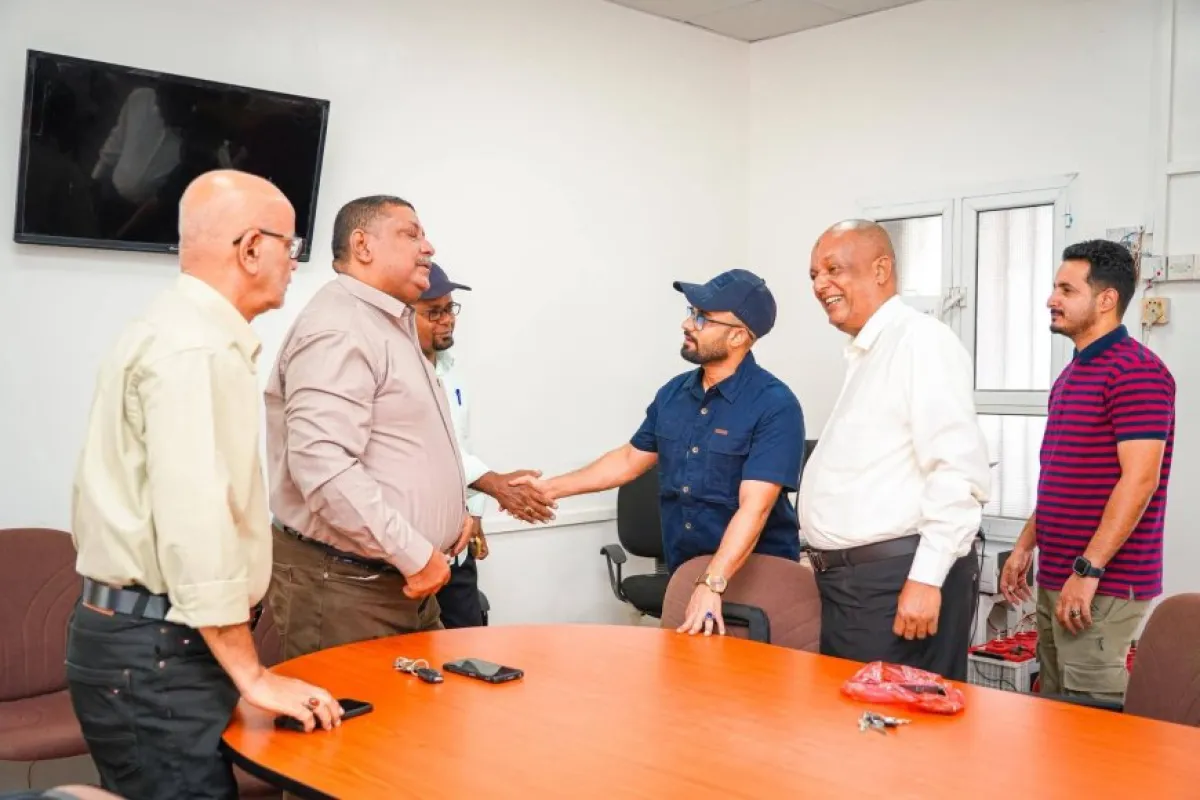 مبجر يطلع على مستوى الانضباط الوظيفي بالسلطة المحلية والمكاتب التنفيذية بمديرية صيرة بعدن