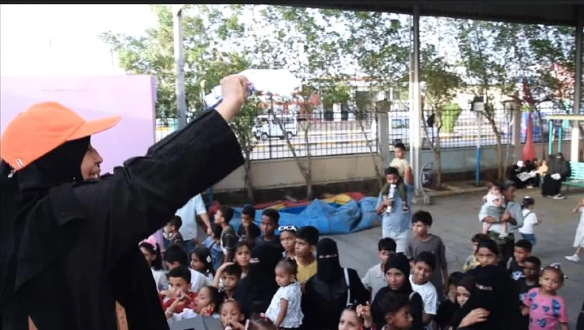 صندوق النظافة بعدن يواصل أنشطته التوعوية ويشارك الأطفال فرحة العيد في المتنفسات العامة