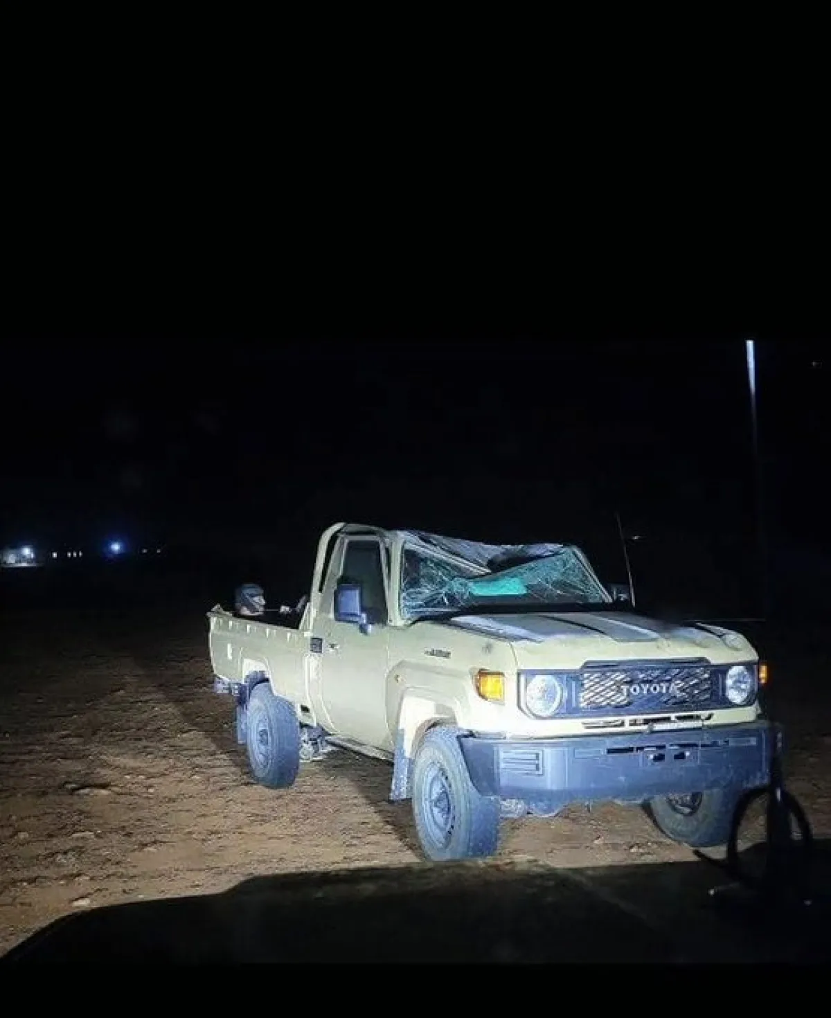 سيول وأمطار غزيرة تخلف قتيلاً و30 جريحاً في صفوف قوات الجيش اليمني بمنفذ الوديعة