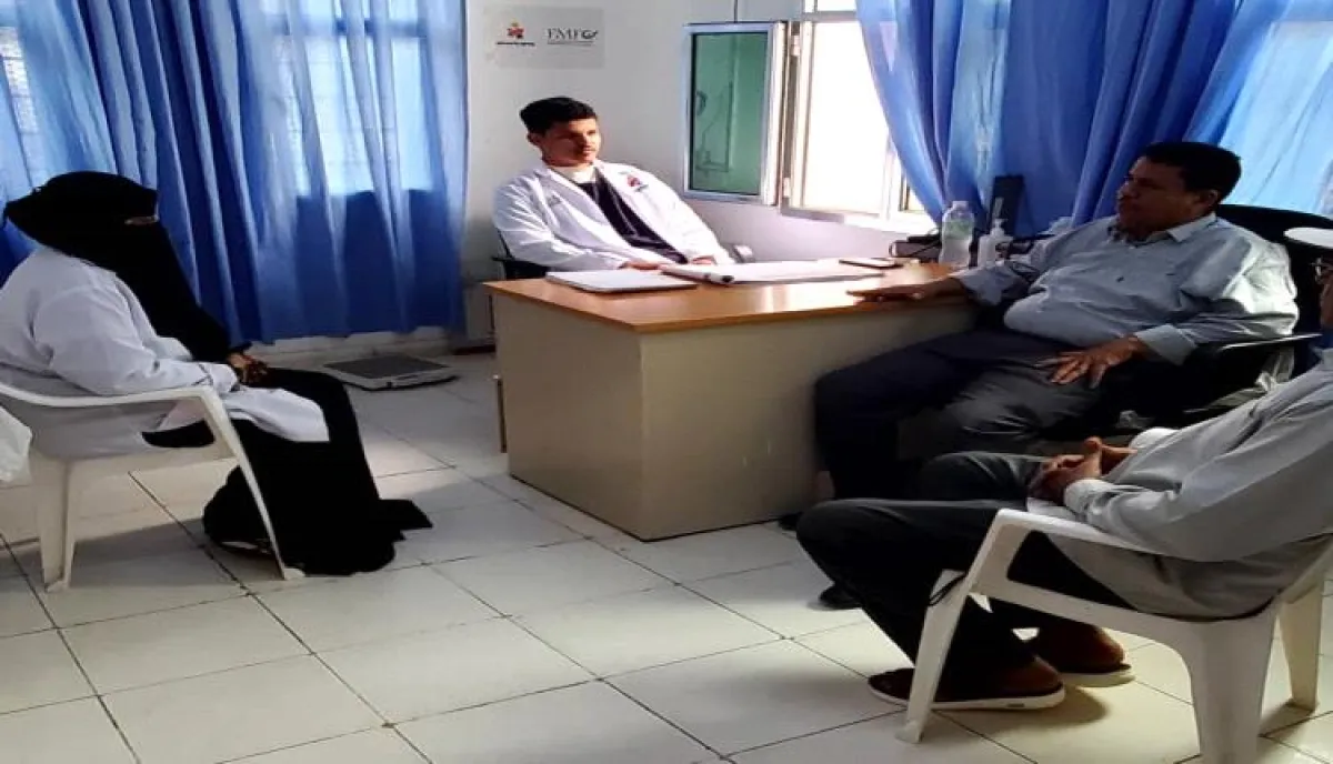 مدير مكتب الصحة والسكان بخنفر يتفقد مركز العزل الكود ويشيد بجهود الكادر الطبي