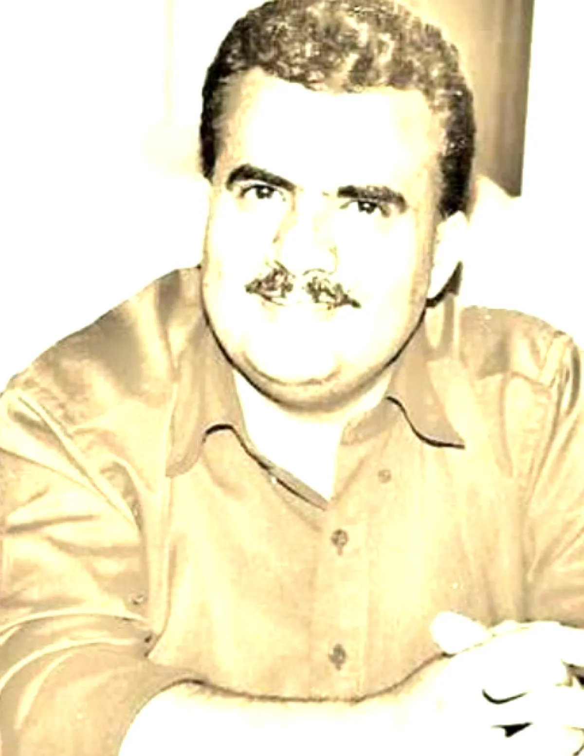 كاتب صحفي يدافع عن الصبيحي ويؤكد ان الجدل حوله لا يستند إلى قانون و مسألة رفع العلم سيادية