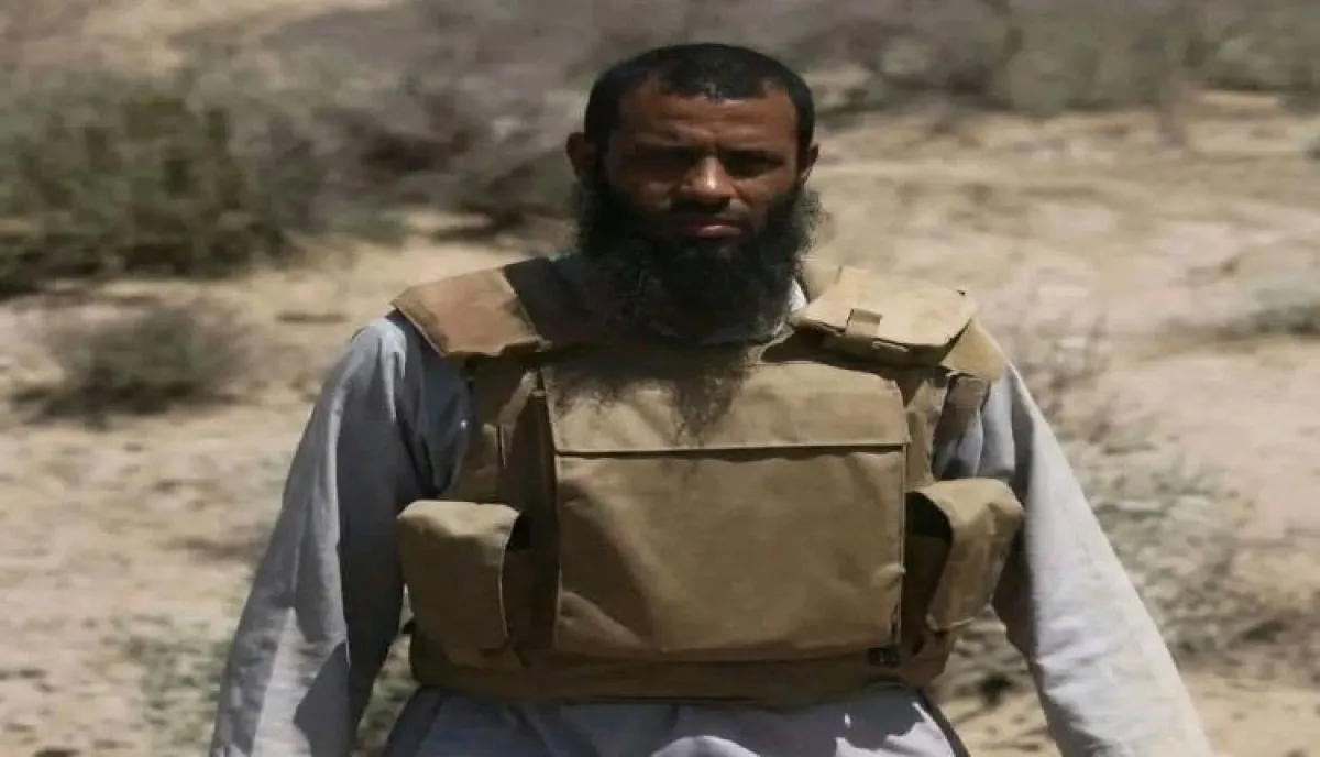 أول قرار سار بعد تعيينه.. اللحجي يوقف العبث برواتب الجنود ويضع حدًا لمرحلة الاستقطاعات