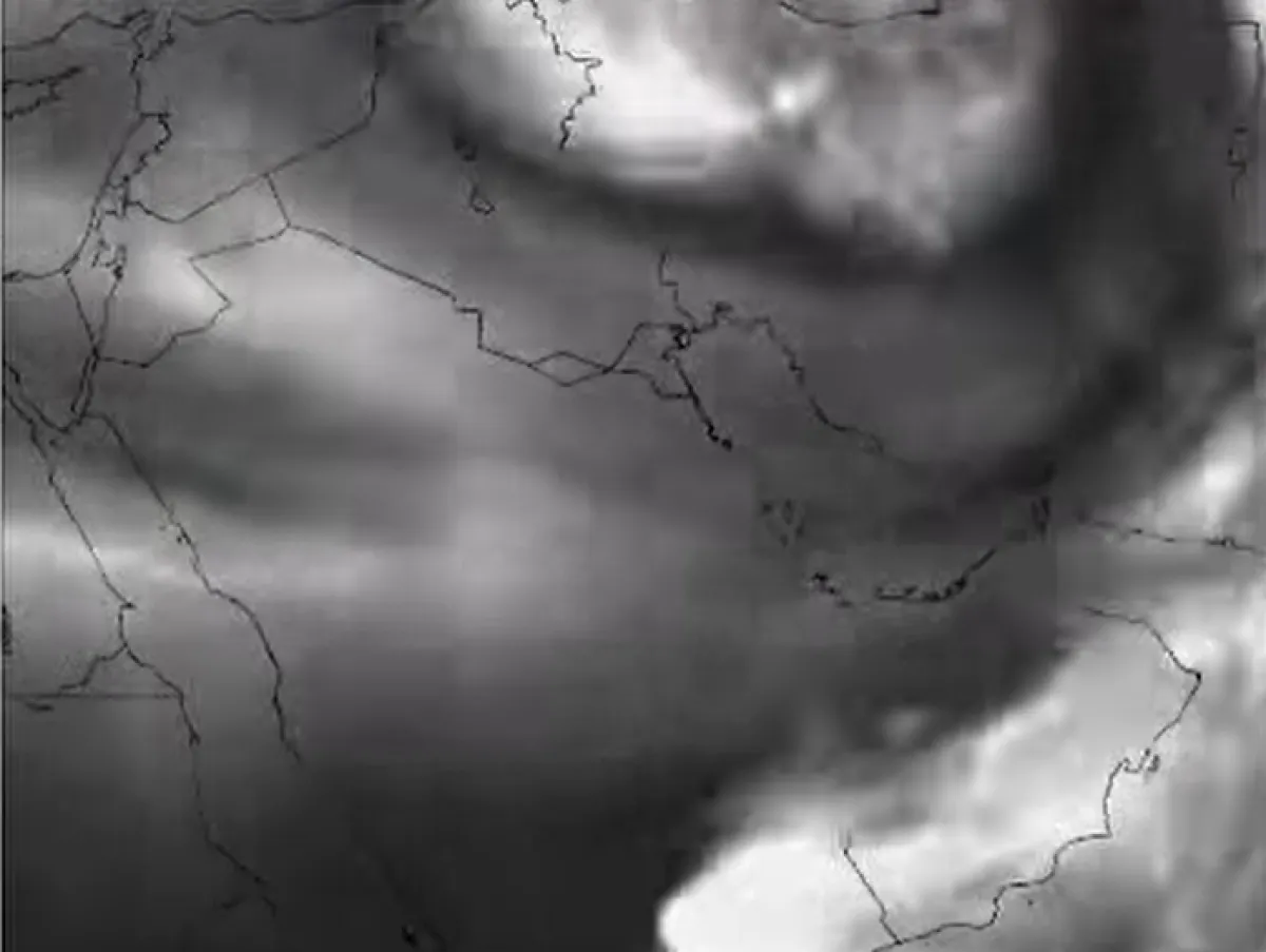 باحث مناخي يحذر: منخفض حضرموت لم ينتهِ.. و72 ساعة قادمة من الحذر