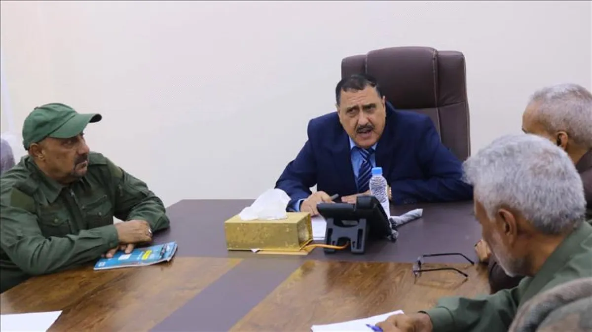 مدير أمن عدن يترأس اجتماعًا موسعًا لمدراء مراكز الشرطة ويشدد على تصعيد الحملات الأمنية وضبط الظواهر الخطرة.
