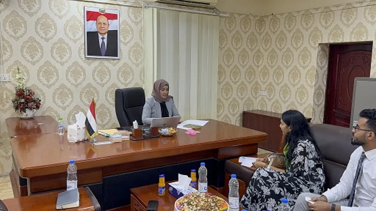 المقطري تبحث مع فريق أممي في عدن تعزيز مسار العدالة وتفعيل مؤسسات الدولة