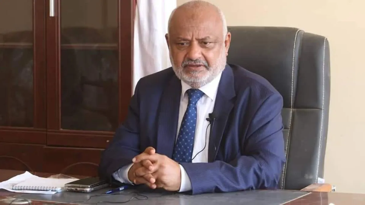 محافظ الحديدة يعزي في وفاة الشيخ محمد حسين الحلبي