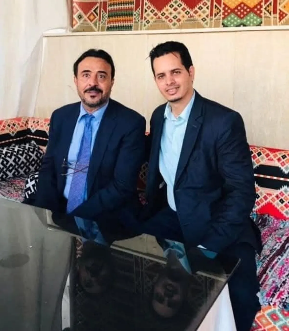 الشيخ حسين الحثيلي يقدم هدية العيد للطلاب والخريجين اليمنيين في الجامعات المصرية