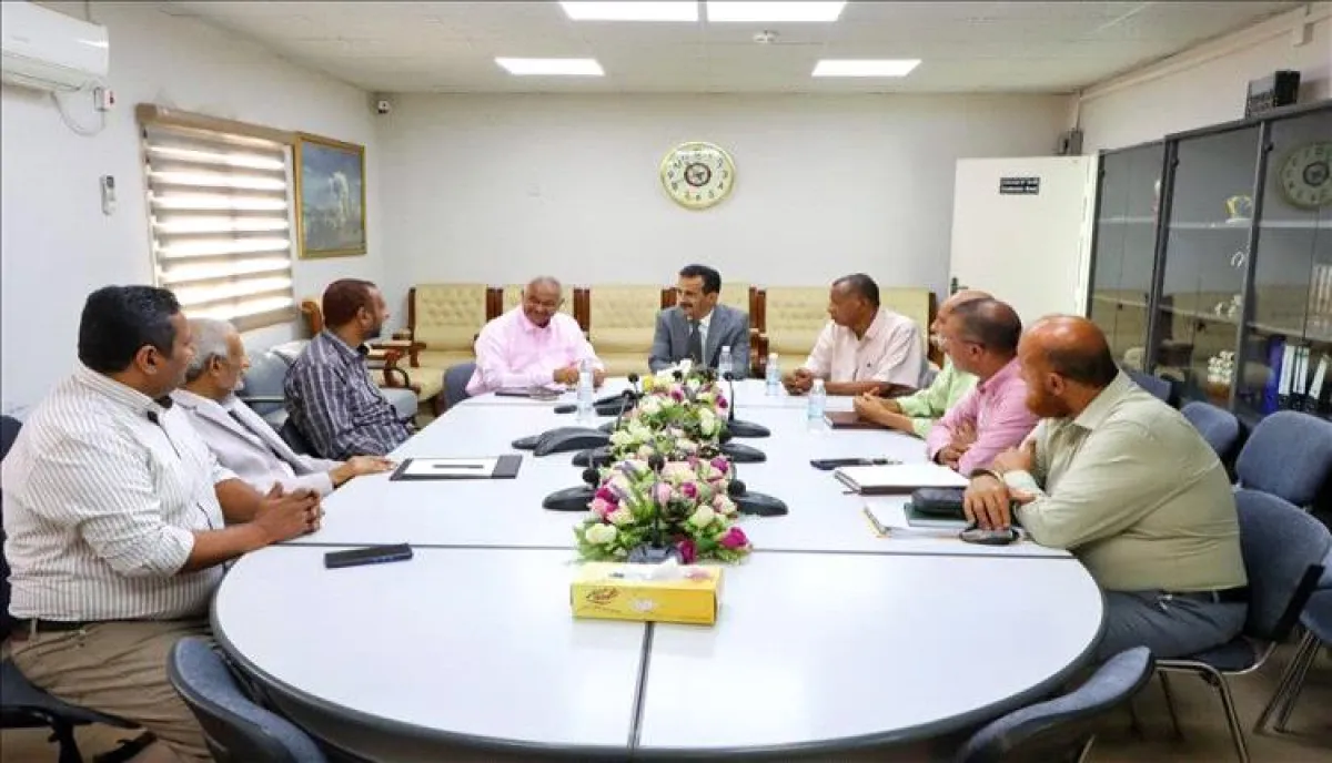 وكيل النفط يعزز الانضباط المؤسسي في مصافي عدن والاستثمارات النفطية"