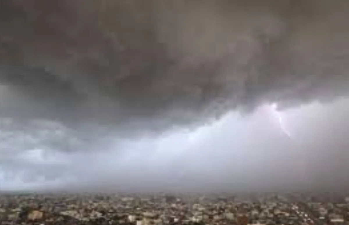 تقلبات جوية وأمطار رعدية متوقعة في عدد من المحافظات