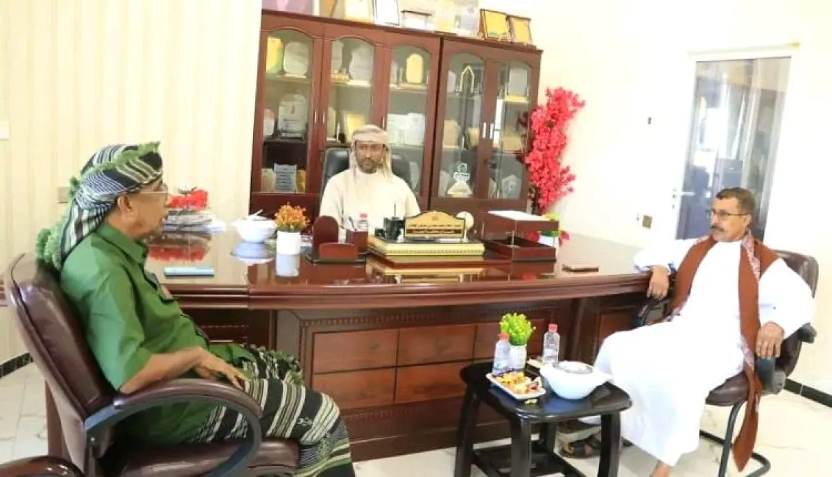 الجعفري وقويزان يبحثان تعزيز جاهزية القطاع الصحي لمواجهة تداعيات المنخفض الجوي بالمهرة