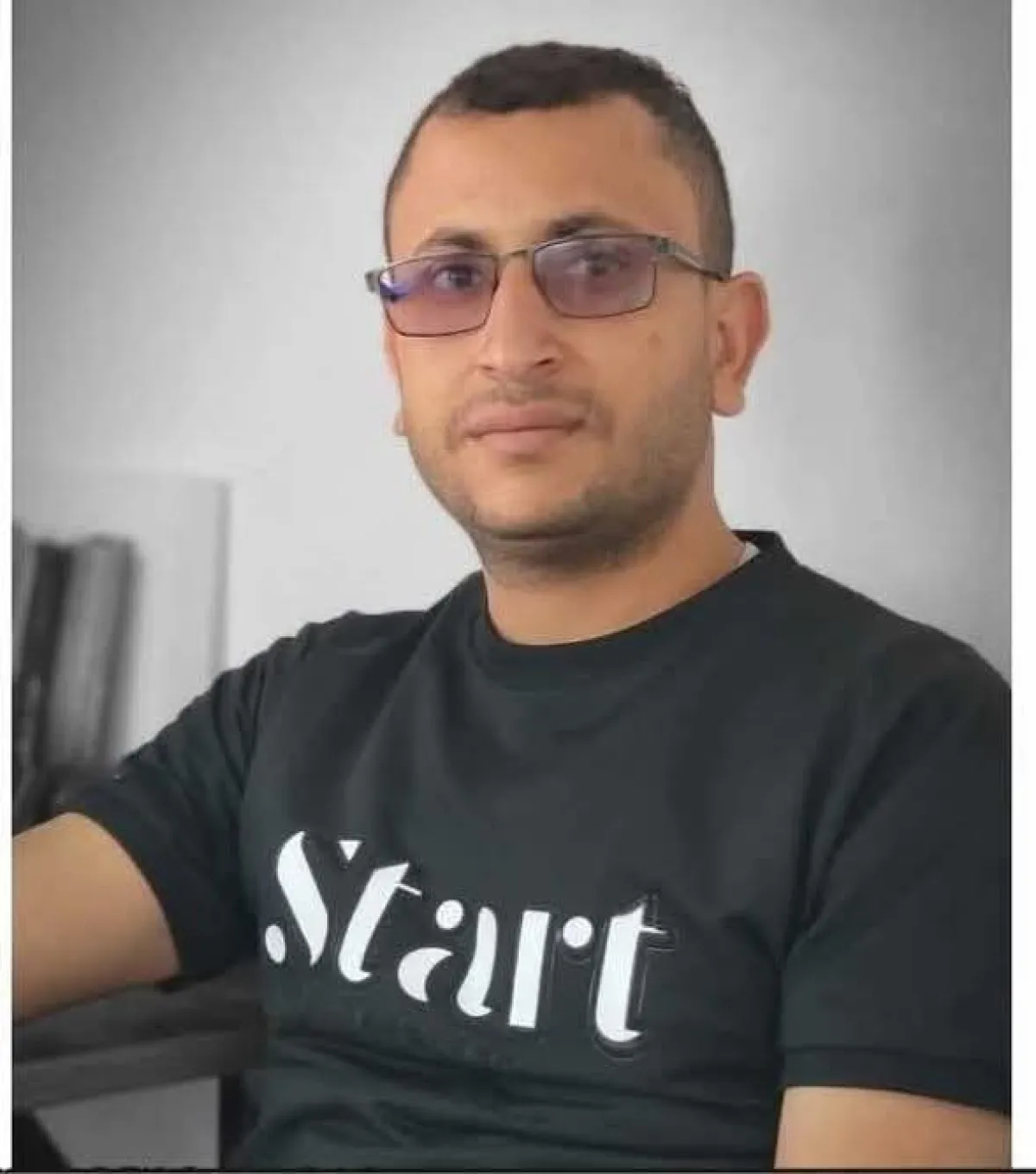 وفاة صحفي يمني متأثراً بإصابته برصاص مسلحين في مدينة تعز