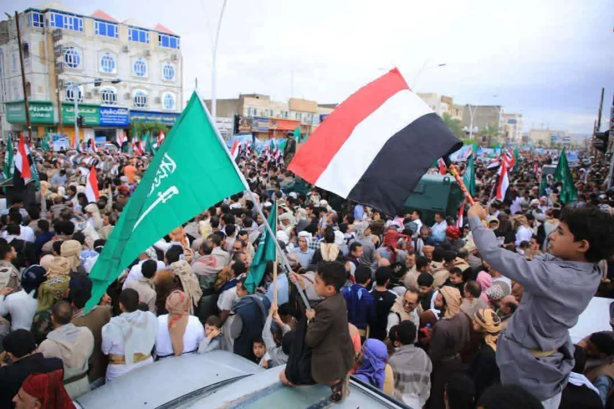 مأرب تحتشد في تظاهرة كبرى تنديداً بالاعتداءات الإيرانية وتؤكد: أمن السعودية خط أحمر