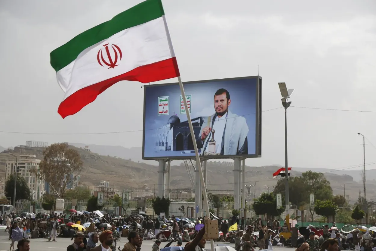 الحوثيون يجددون التهديد بالتدخل إلى جانب إيران