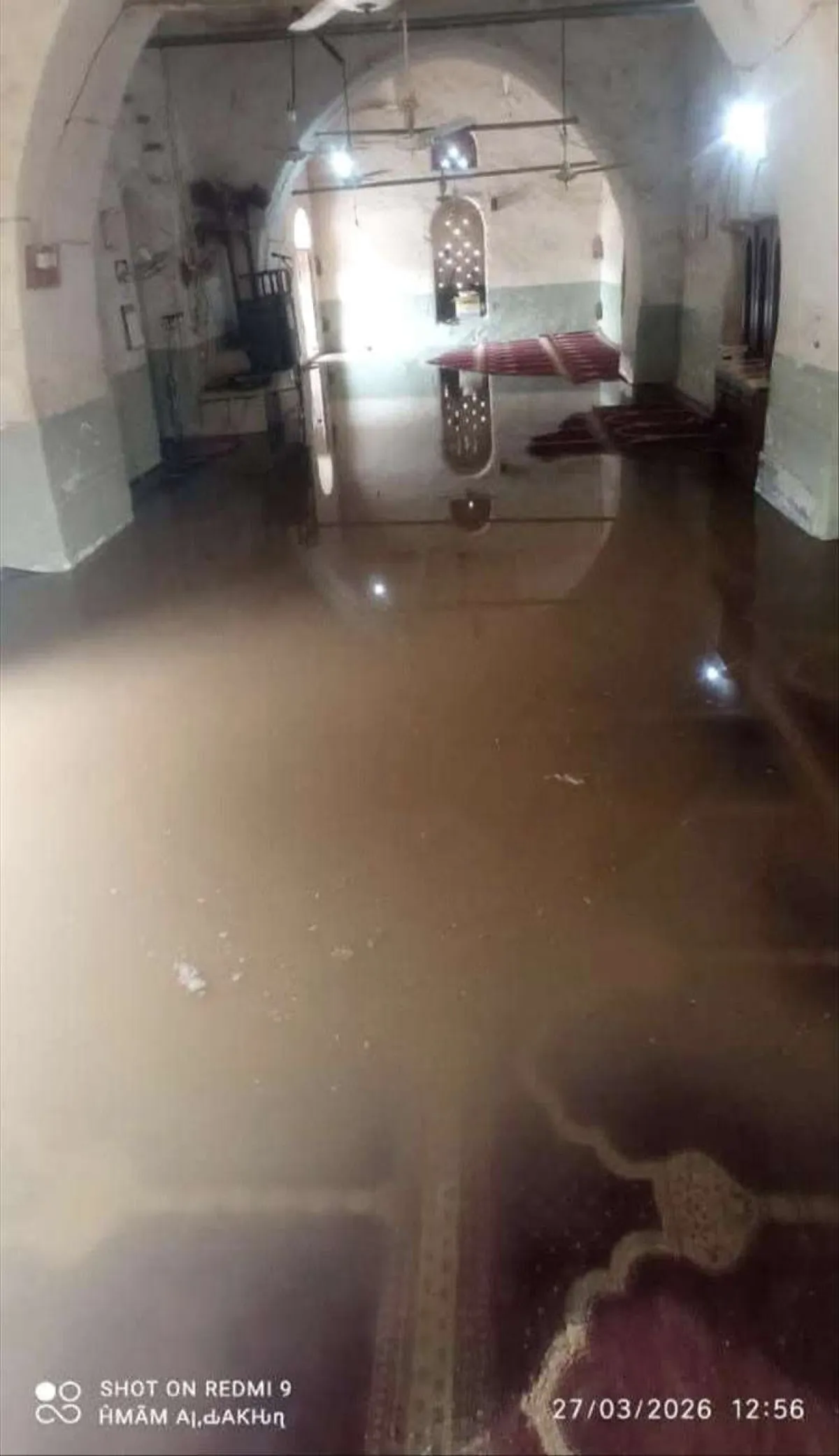 عاجل:الفيضانات تطمر جامع تاريخي ومنازل المواطنين