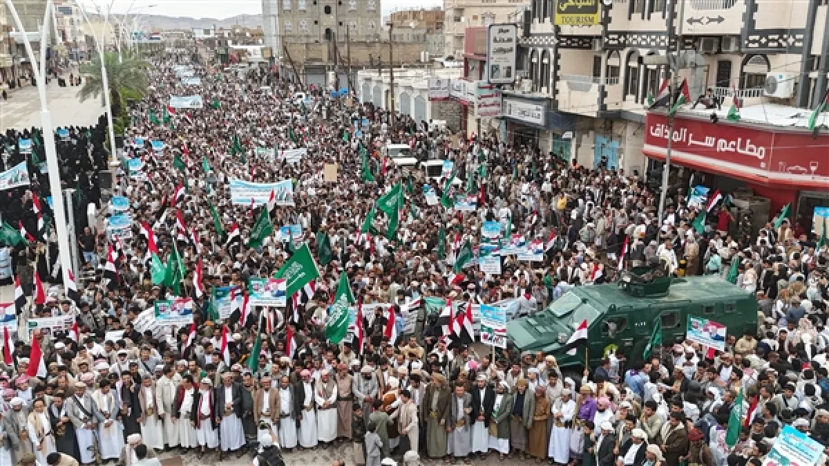 ​مأرب: وقفة حاشدة تندد بالاعتداءات الإيرانية على الدول العربية وتؤكد تضامنها المطلق مع السعودية