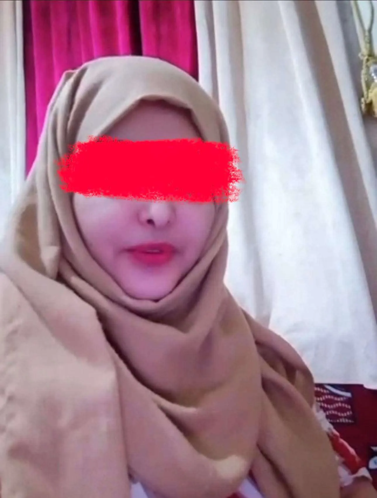 تفاصيل صادمة لابتزاز شاب لعشرات الاشخاص على انه فتاة