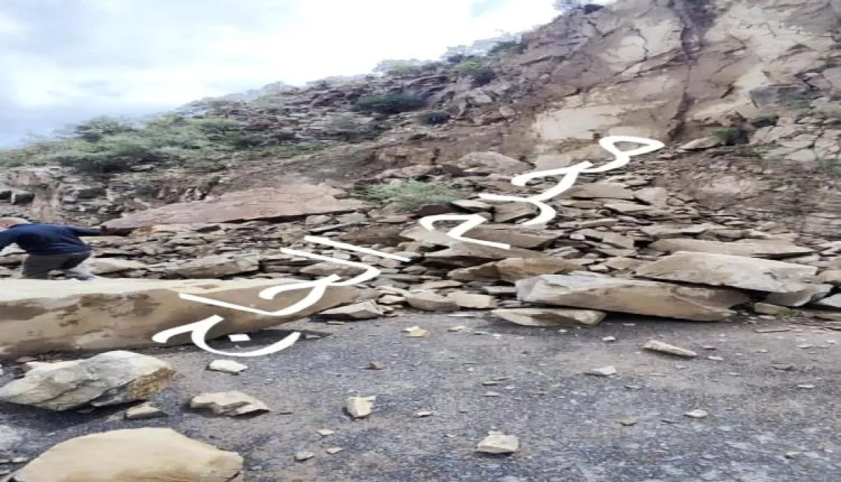 أمطار غزيرة وسيول جارفة تضرب تعز.. تضرر منازل وانهيارات صخرية وممتلكات في خطر