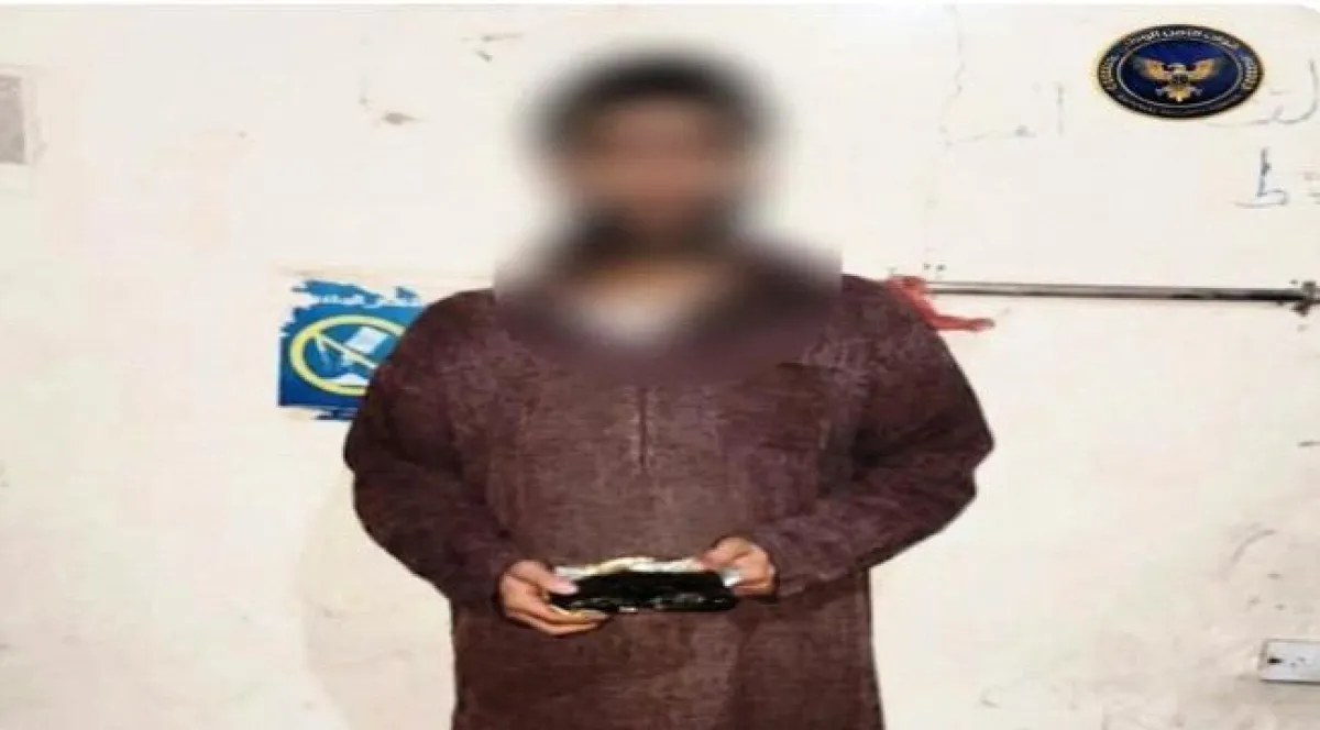 قوات طوق العاصمة عدن تضبط متهماً بحوزته نصف كيلو حشيش في منفذ العلم