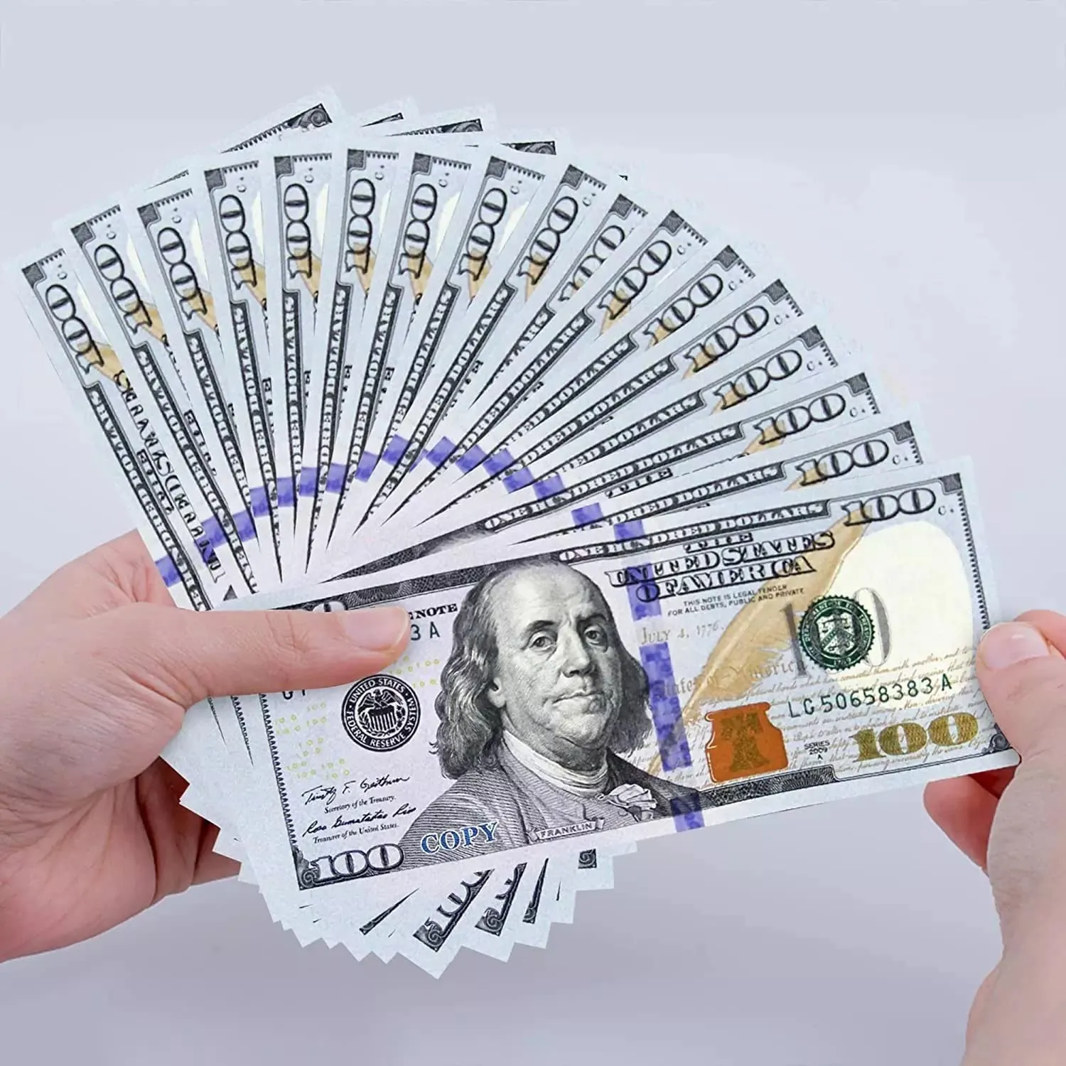 الدولار سيحمل توقيع ترمب في سابقة هي الأولى من نوعها