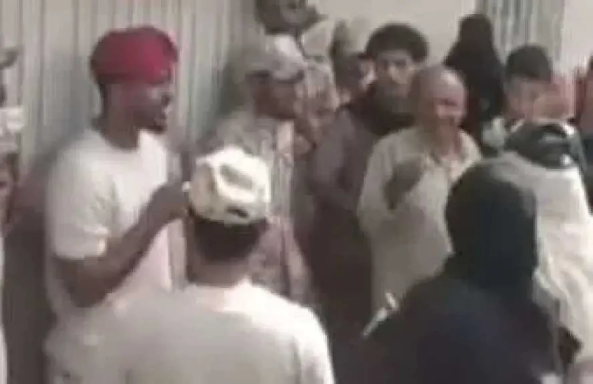 إهانة علنية للصبيحي أمام مقر المجلس الانتقالي! ردة فعله صدمت الجميع