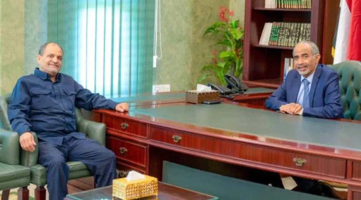 الفريق الصبيحي يلتقي بشلال شائع في قصر معاشيق.. تفاصيل 