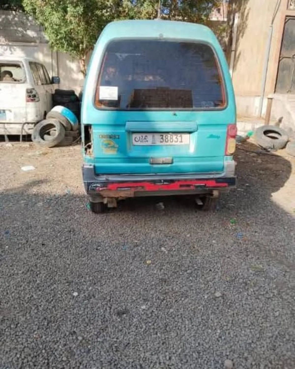 شرطة السير في عدن توضح ملابسات حادثة دهس طفلة وتؤكد سلامة الإجراءات القانونية