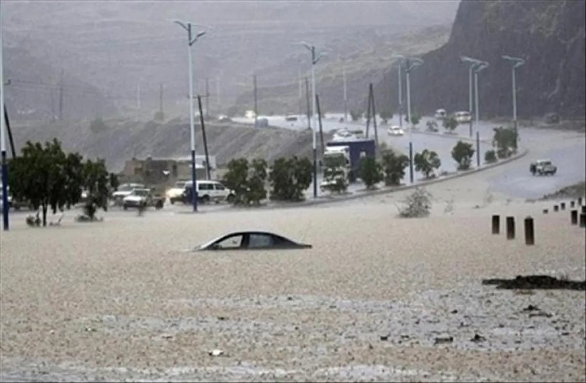 إنذار جوي عاجل في اليمن.. أمطار غزيرة وعواصف رعدية تضرب 14 محافظة وتحذيرات من سيول جارفة ورياح