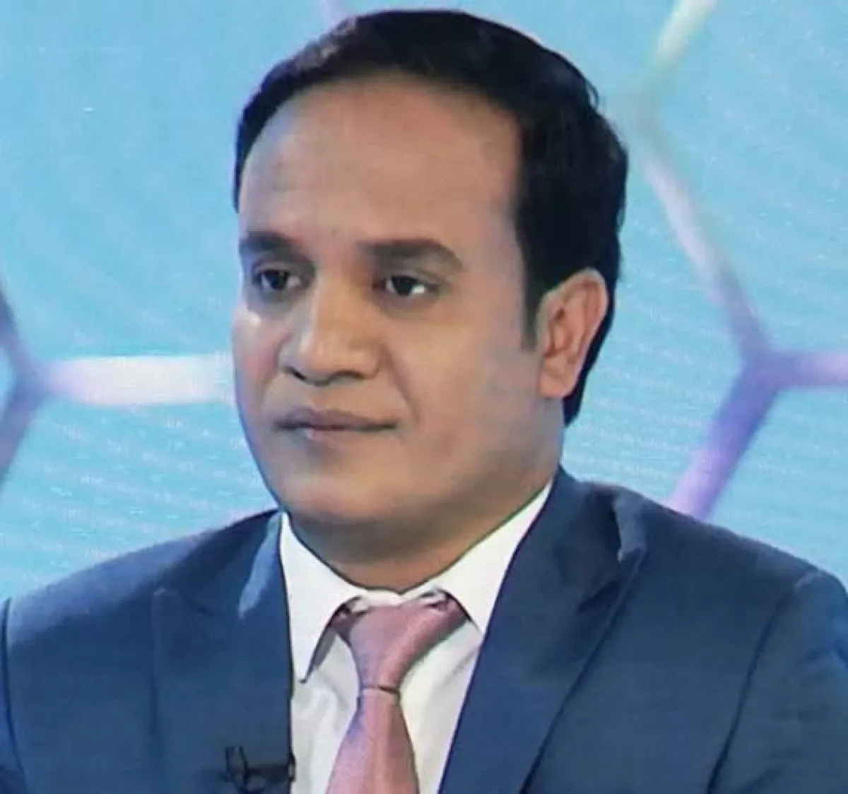 تشوهات سياسية وإعلامية!