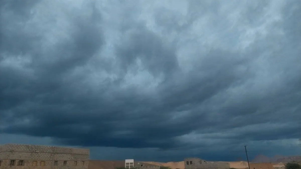 تحذيرات من أمطار شديدة الغزارة وسيول في عدة محافظات يمنية