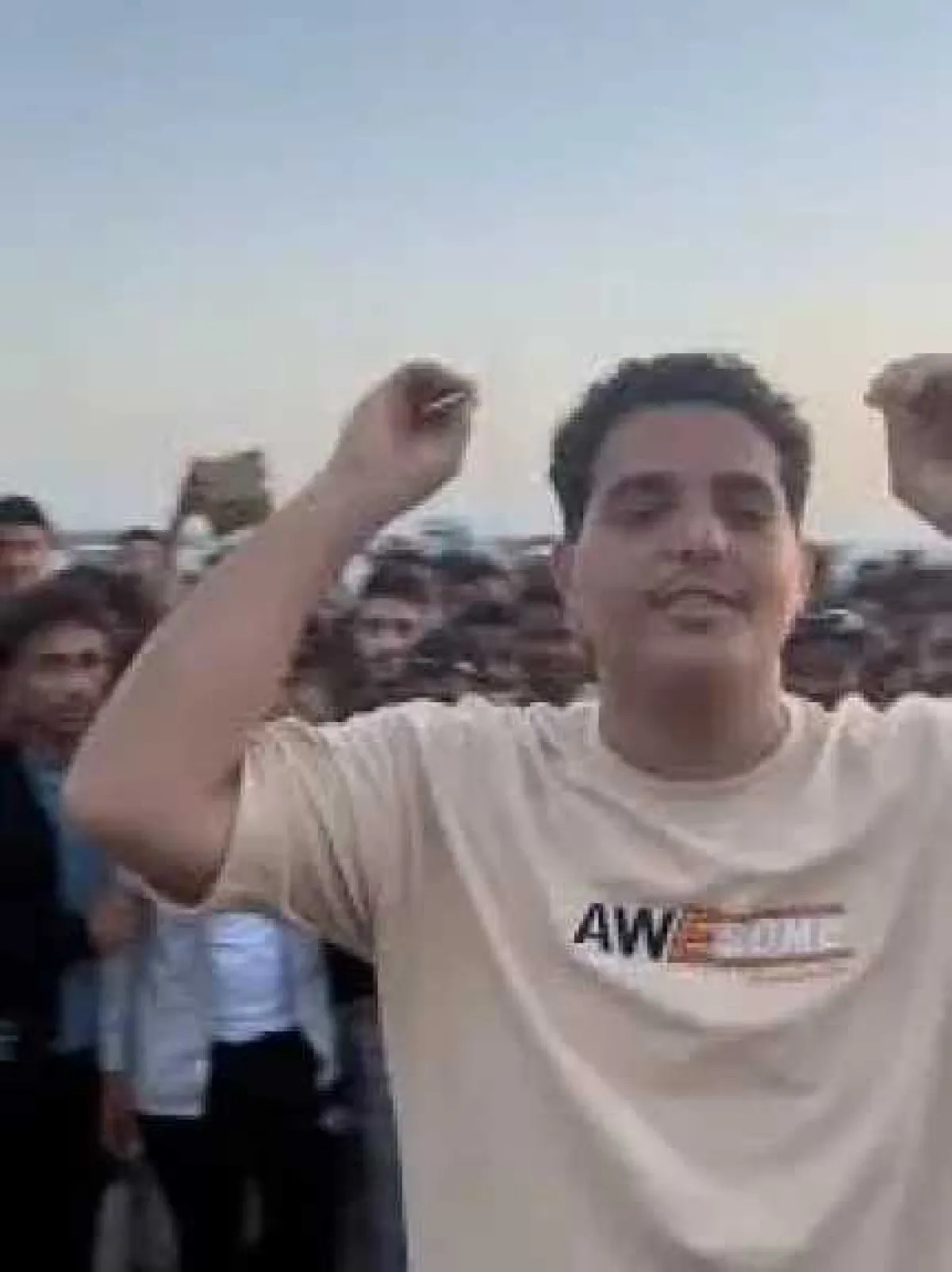 ناشط  ينفي تهمة انتحال شخصية انثوية ويؤكد تزوير الصور