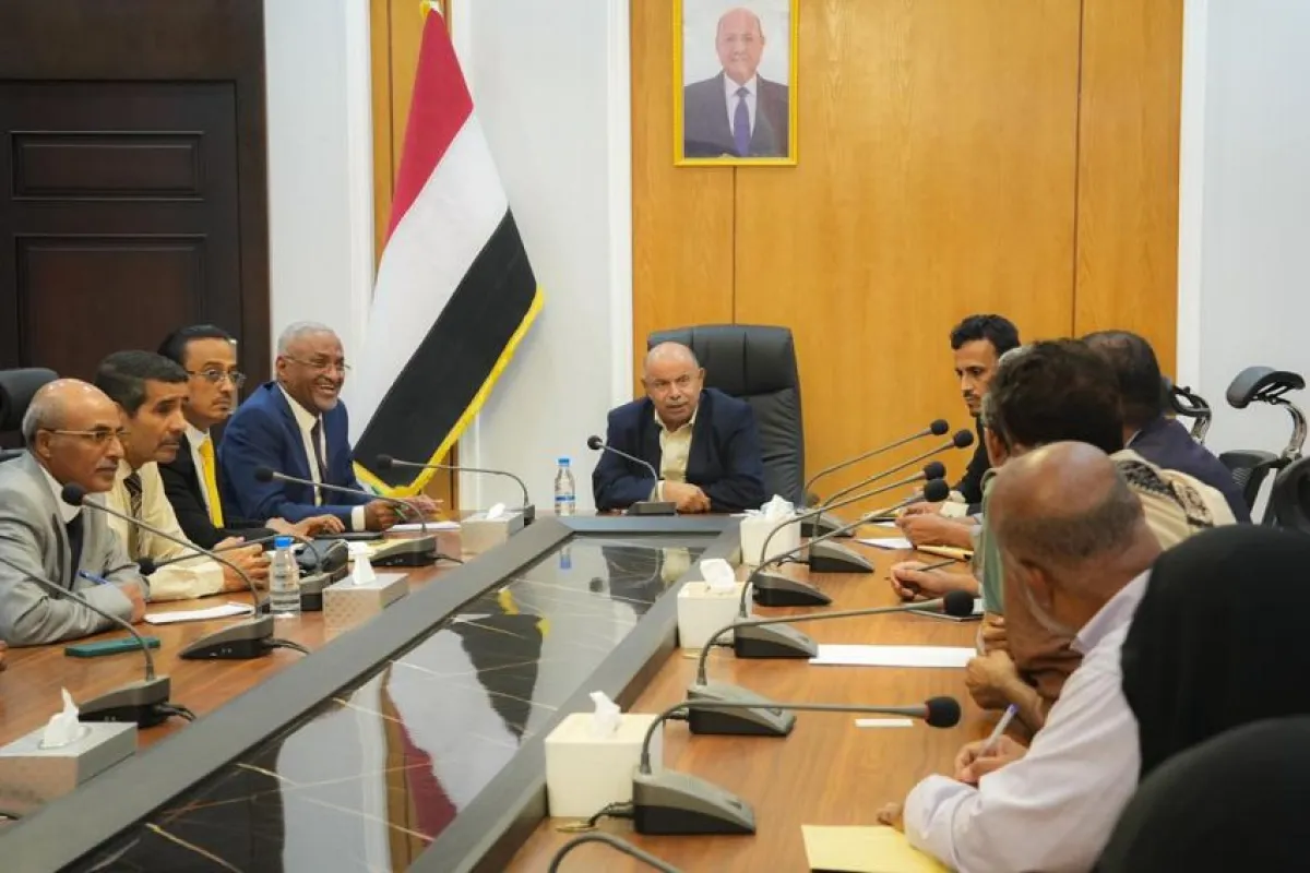 حضرموت تبحث حلولاً جذرية لإنهاء مشكلات المعلمين وضمان استمرارية التعليم