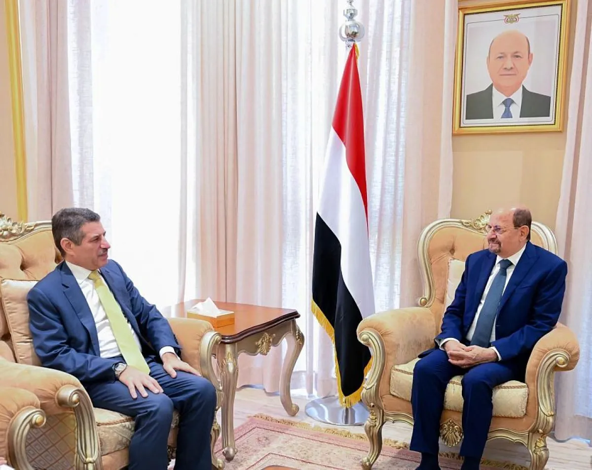 رئيس الوزراء يلتقي السفير الأمريكي ويؤكد تعزيز الشراكة ودعم جهود الاستقرار