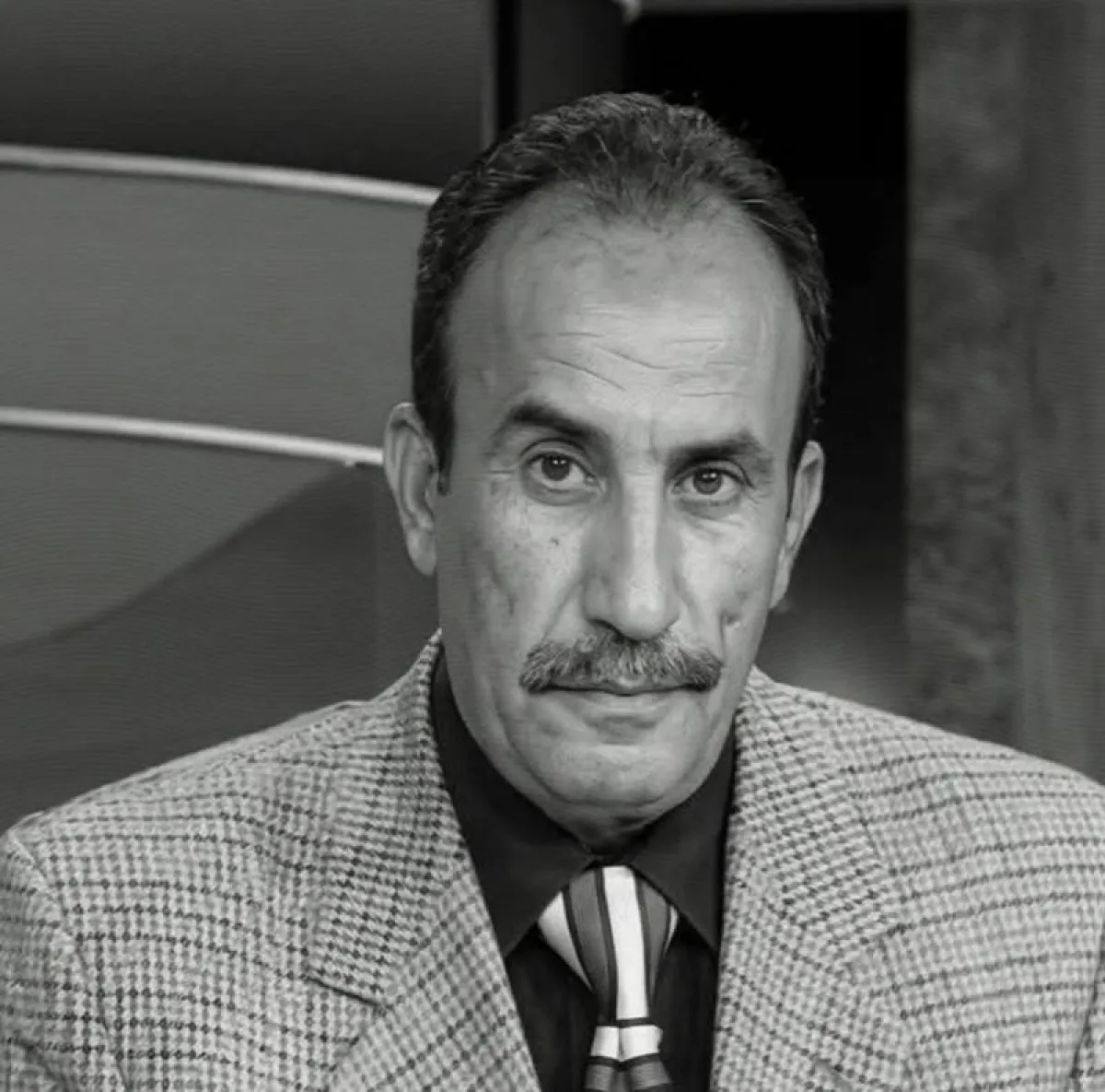 صنعاء..وفاة أيقونة التعليق الرياضي في اليمن علي العصري