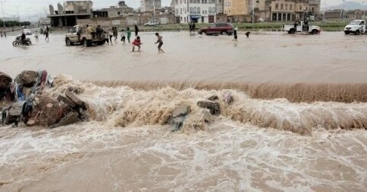 وفاة 5 أشخاص جراء سيول الأمطار في مديرية موزع غربي تعز
