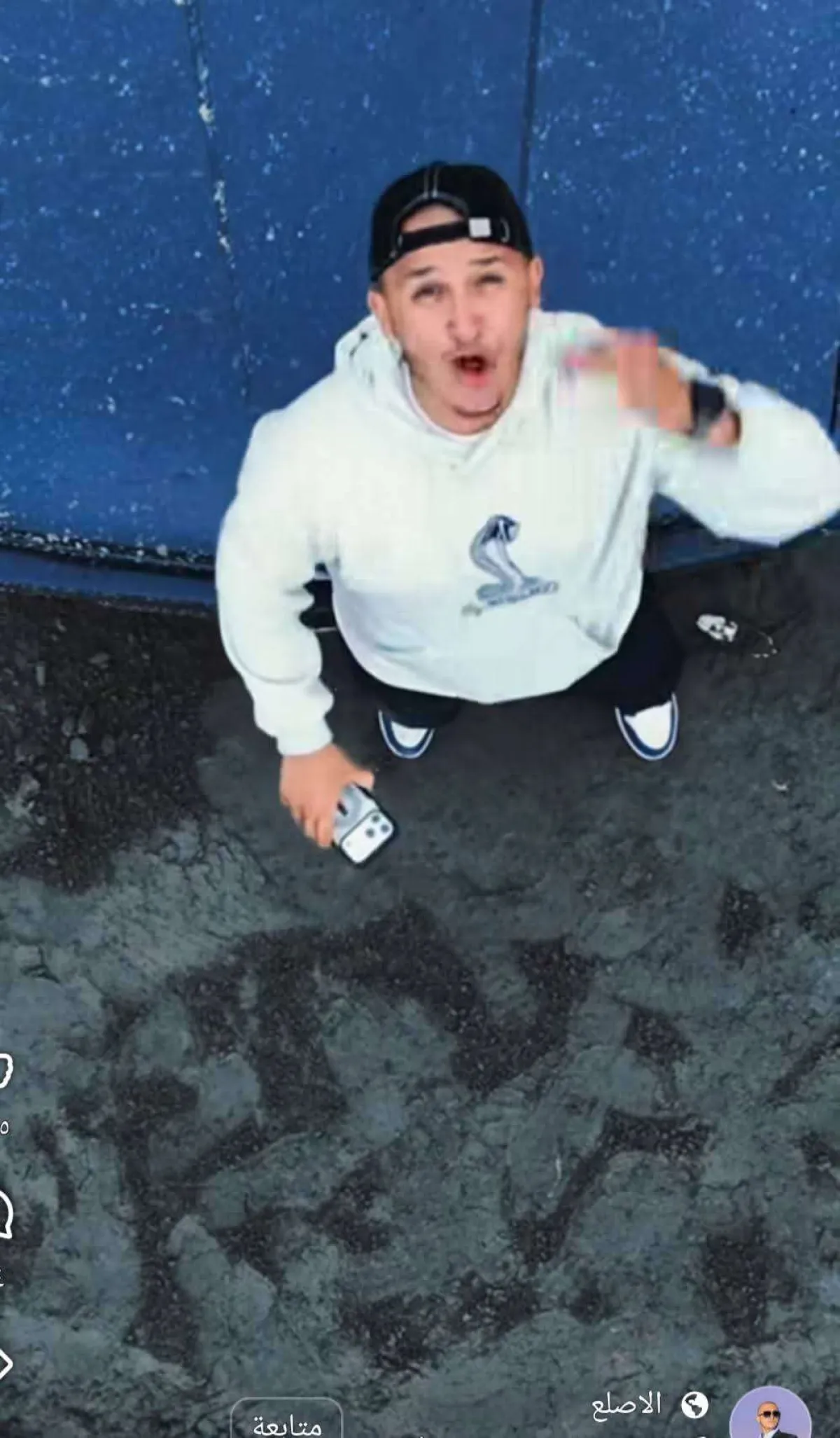 الاصلع واسامة.. حضور لافت لمؤثري صنعاء في عدن ورسائل محبة تزيّن سياراتهم