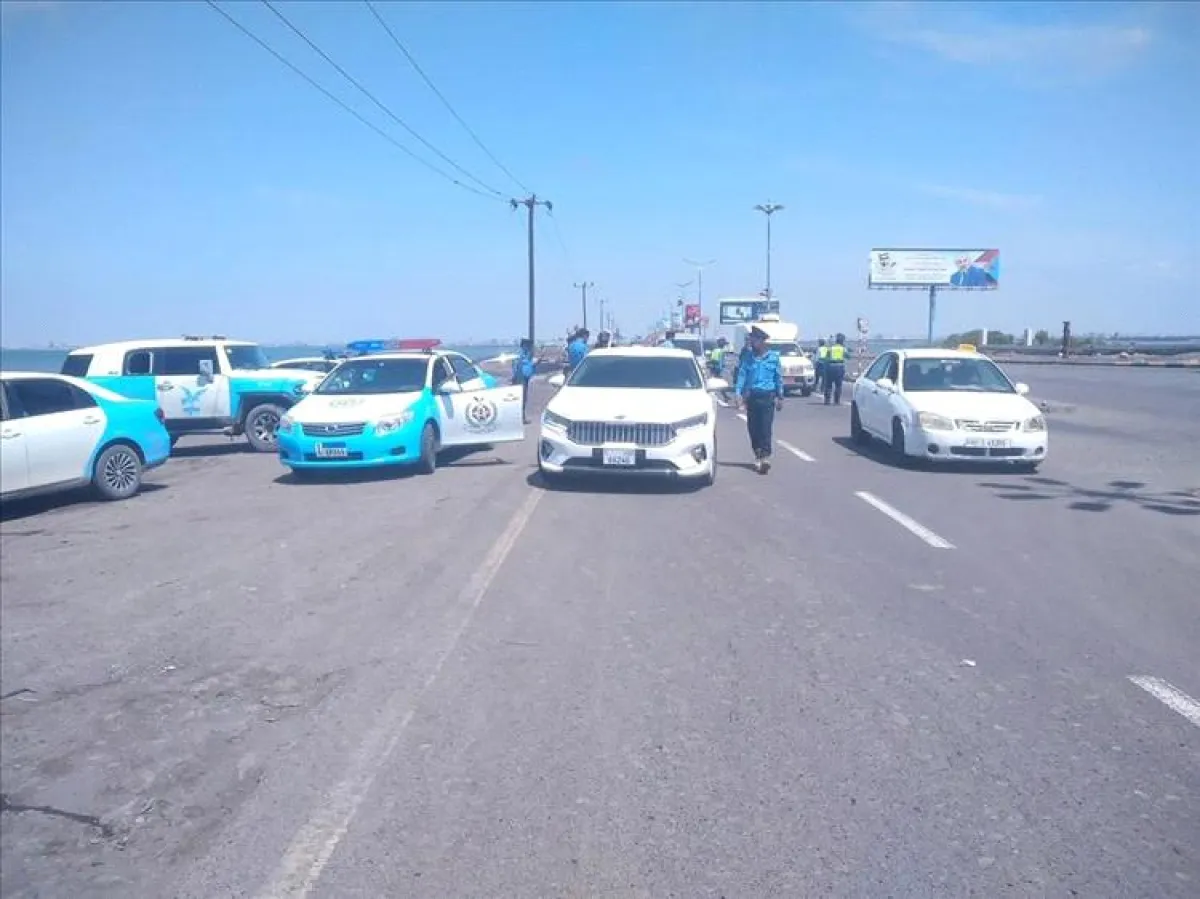 تحرك مروري مفاجئ في العاصمة المؤقتة عدن.. حملة لضبط المخالفين بعد انتهاء المهلة