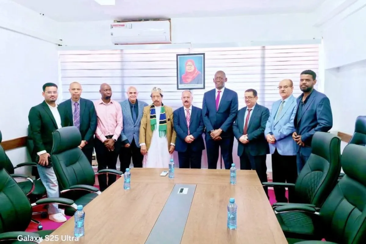 وزير النقل يناقش مع سلطات الطيران التنزانية تعزيز التعاون في قطاع النقل الجوي وتفعيل الرحلات المباشرة
