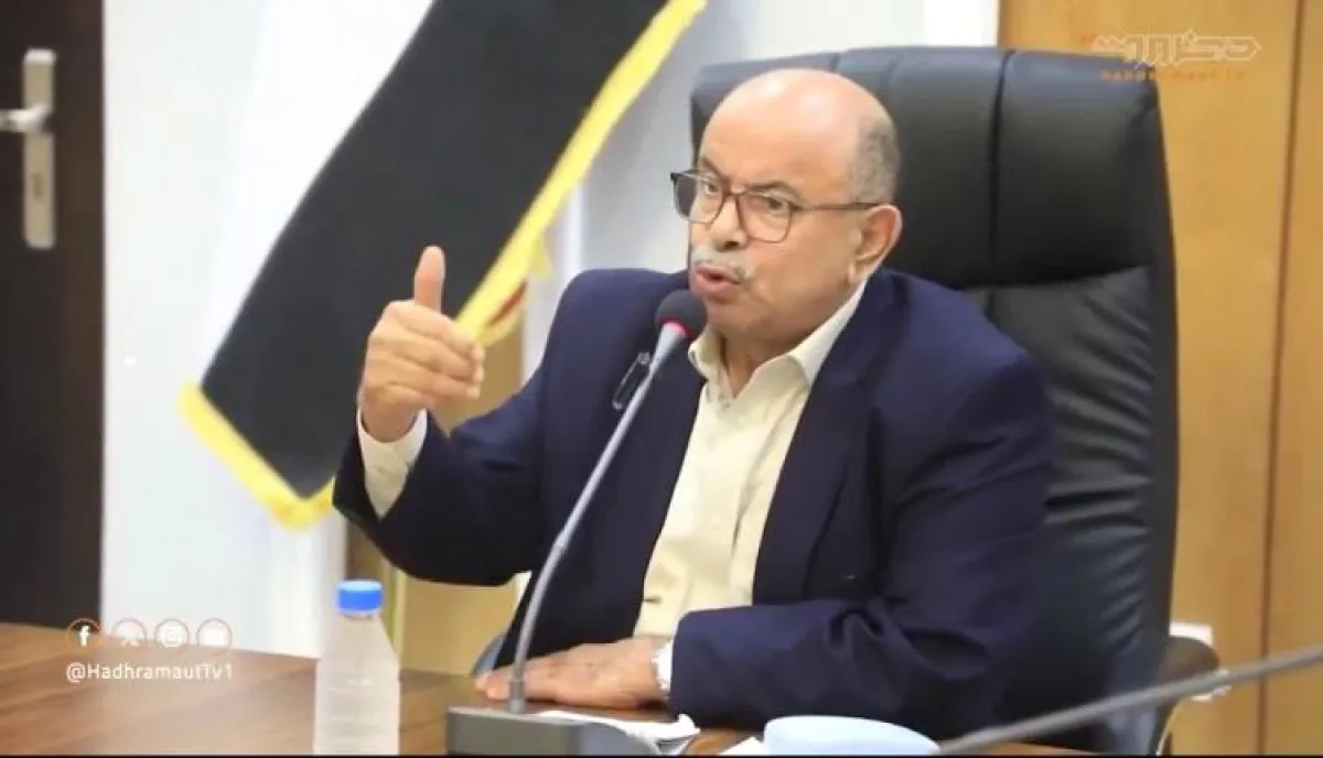 عاجل : الخنيبشي يهدد بإيقاف الوقود الخام عن كهرباء العاصمة عدن