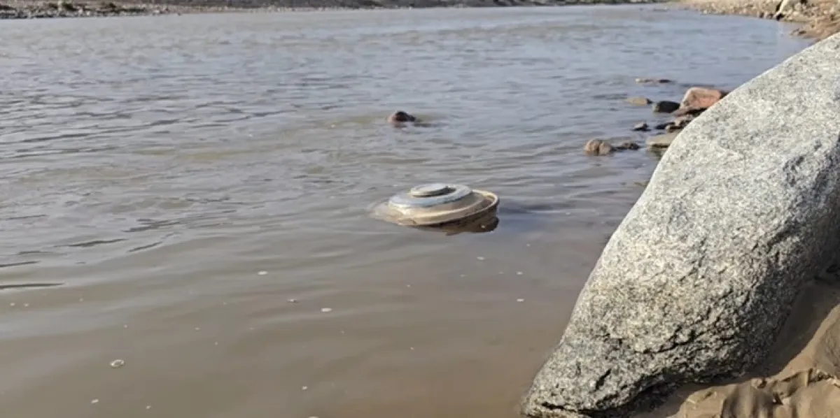 مرصد يمني يدعو المواطنين إلى الحذر من الذخائر والألغام التي تجرفها السيول