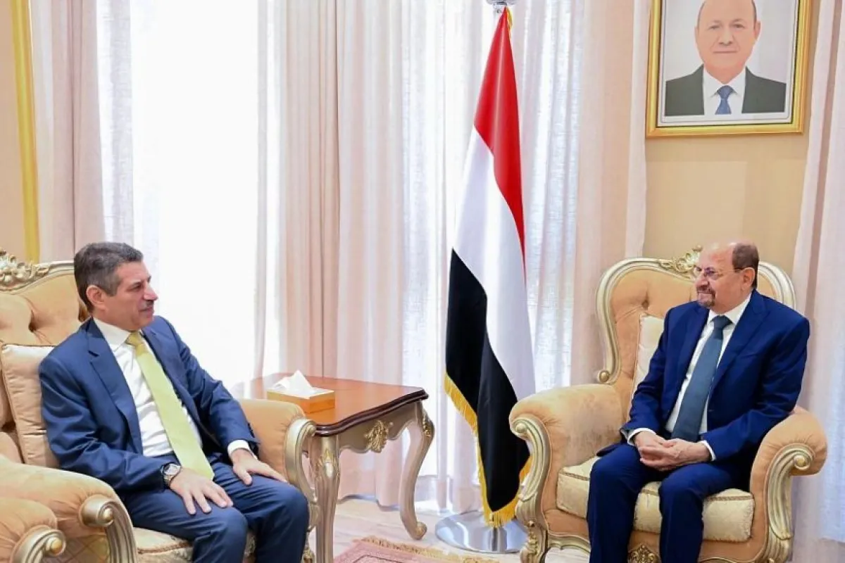 رئيس الوزراء يلتقي السفير الأمريكي ويؤكد تعزيز الشراكة ودعم جهود الاستقرار