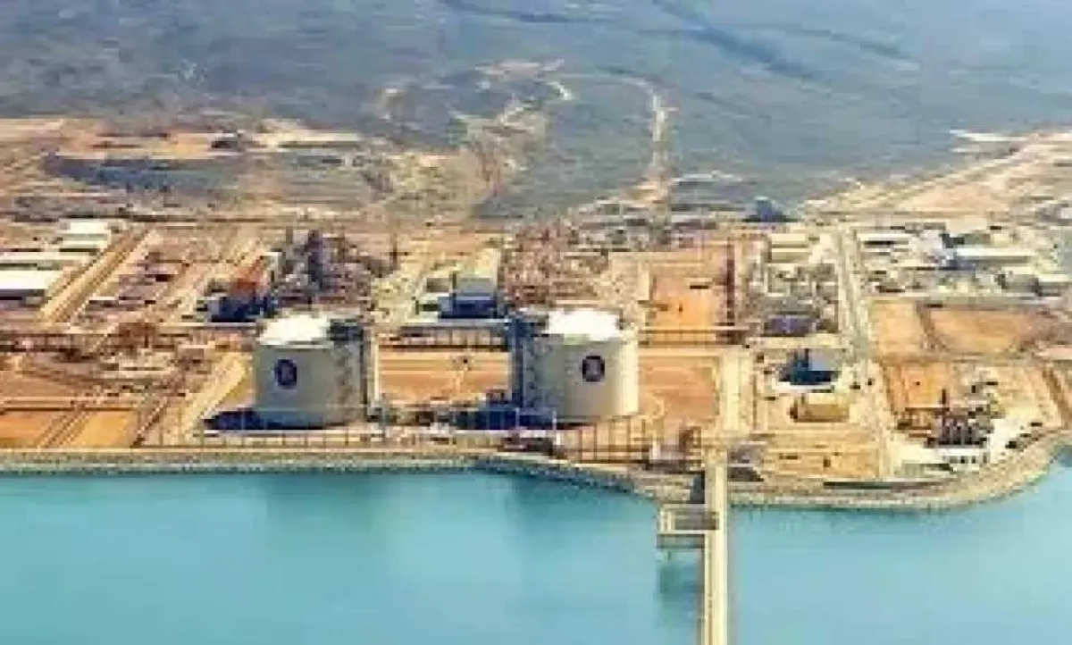 انفجار الأسعار عالمياً يدفع ”توتال” للتفاوض مع اليمن: إعادة تشغيل ”بلحاف” أصبحت أولوية؟