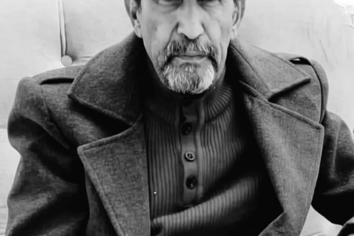 رحيل مفاجئ يهز الوسط الرياضي بوفاة المعلق علي العصري